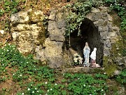 59 Grotta Madonna di Lourdes vicino alla chiesetta di S. Antonio Abate